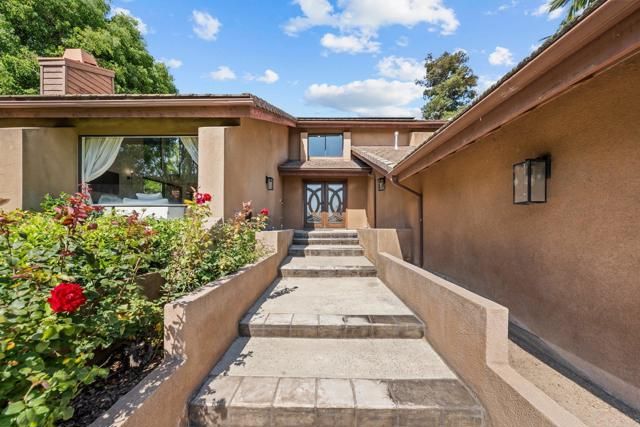 20 Lake Helix Drive, La Mesa, CA 91941