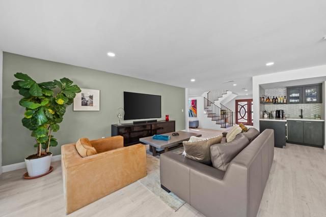 20 Lake Helix Drive, La Mesa, CA 91941