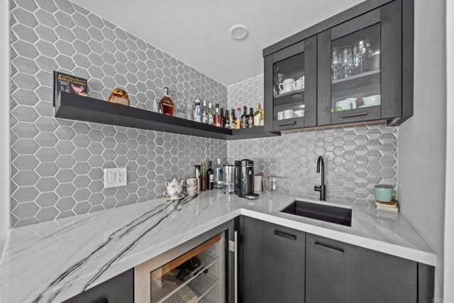 20 Lake Helix Drive, La Mesa, CA 91941