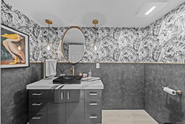 20 Lake Helix Drive, La Mesa, CA 91941