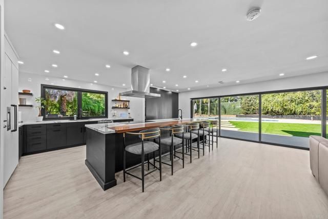 20 Lake Helix Drive, La Mesa, CA 91941