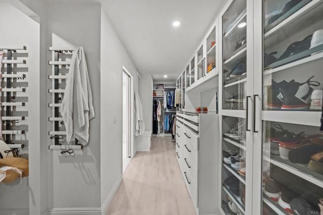 20 Lake Helix Drive, La Mesa, CA 91941