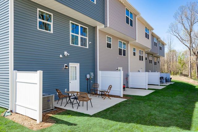 2884 ORCHARD RIDGE LN, Rockingham, VA 22801