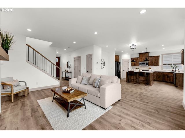 818 Se 35TH St, Battle Ground, WA 98604