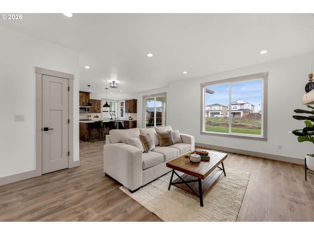 818 Se 35TH St, Battle Ground, WA 98604