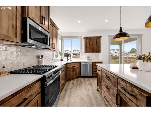 818 Se 35TH St, Battle Ground, WA 98604