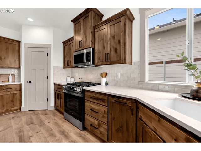 818 Se 35TH St, Battle Ground, WA 98604