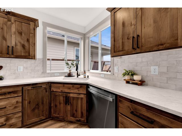 818 Se 35TH St, Battle Ground, WA 98604