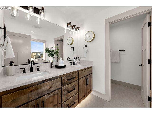 818 Se 35TH St, Battle Ground, WA 98604