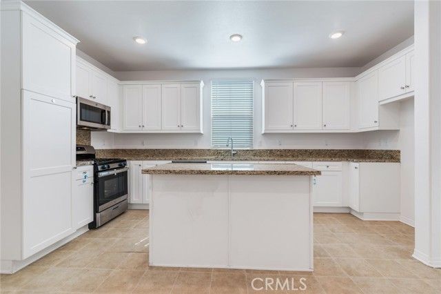 20046 Red Rock Avenue, Riverside, CA 92507