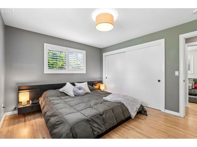 725 MARYLHURST Dr, West Linn, OR 97068