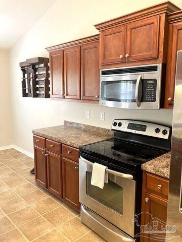 8770 Kennedy Dr, Pensacola, FL 32506