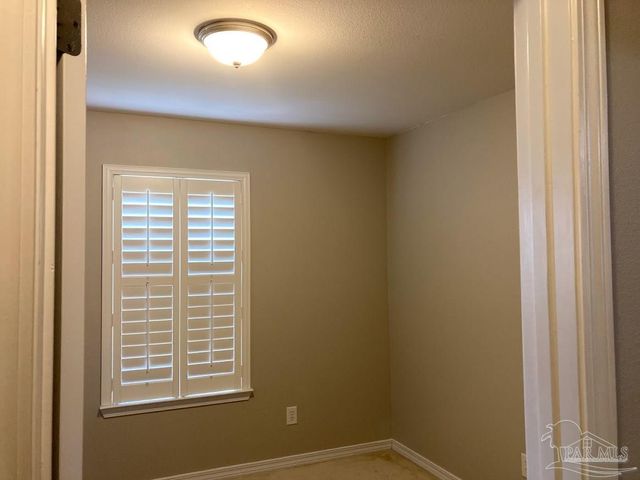 8770 Kennedy Dr, Pensacola, FL 32506