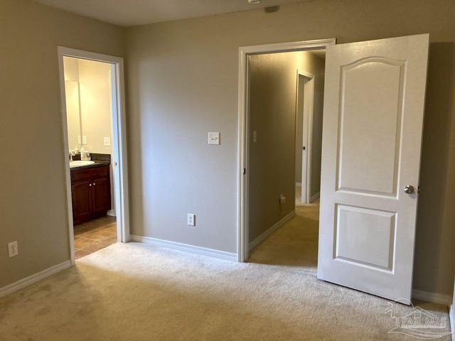 8770 Kennedy Dr, Pensacola, FL 32506