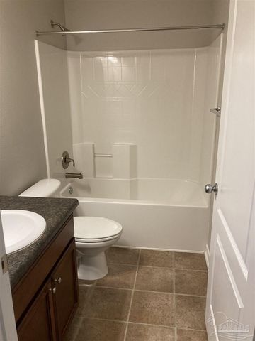 8770 Kennedy Dr, Pensacola, FL 32506