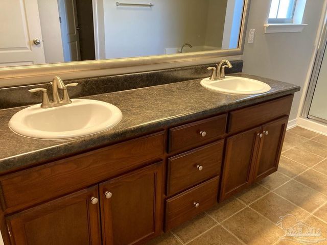 8770 Kennedy Dr, Pensacola, FL 32506