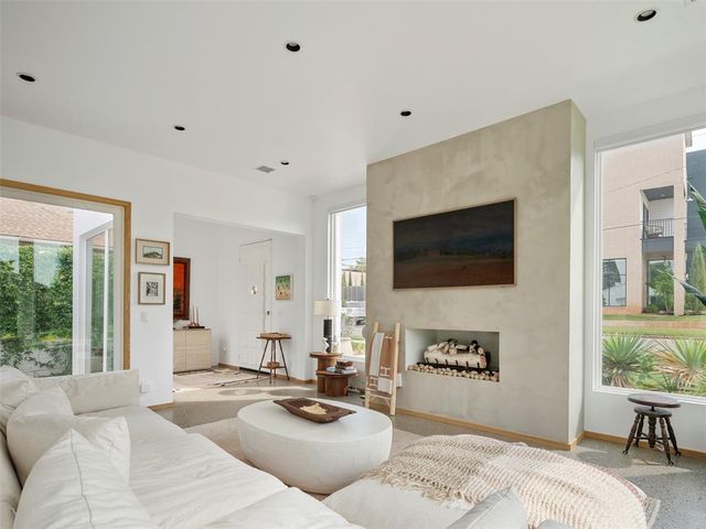901 N Francis Avenue, Oklahoma City, OK 73106
