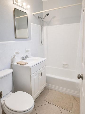 2621 NE 1st Street 7, Pompano Beach, FL 33062