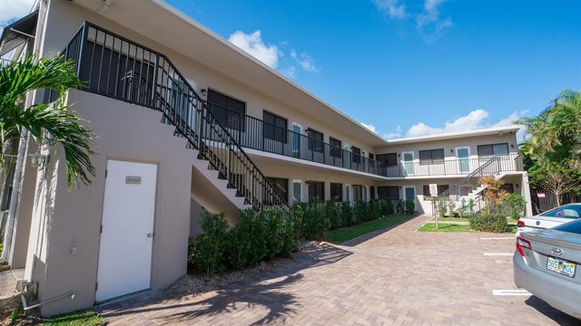 2621 NE 1st Street 7, Pompano Beach, FL 33062