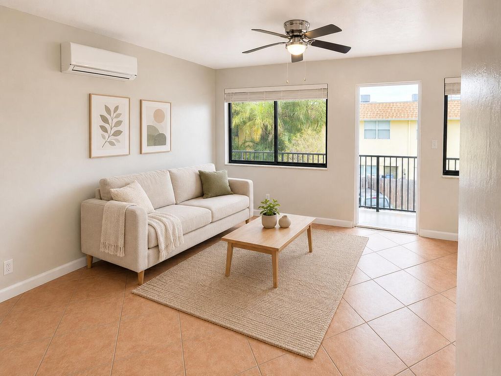 2621 NE 1st Street 7, Pompano Beach, FL 33062