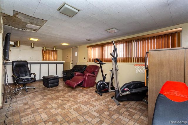 16024 Stratford Drive, Southfield, MI 48075
