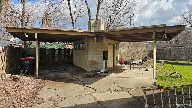 16024 Stratford Drive, Southfield, MI 48075
