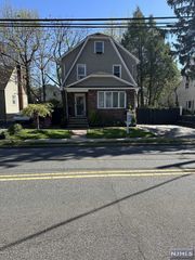 248 East Clinton Avenue, Bergenfield, NJ 07621