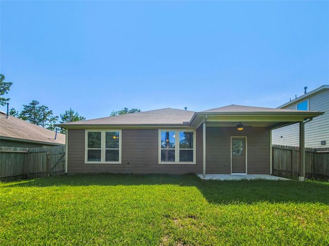 4229 Amber Ruse Drive, Conroe, TX 77304