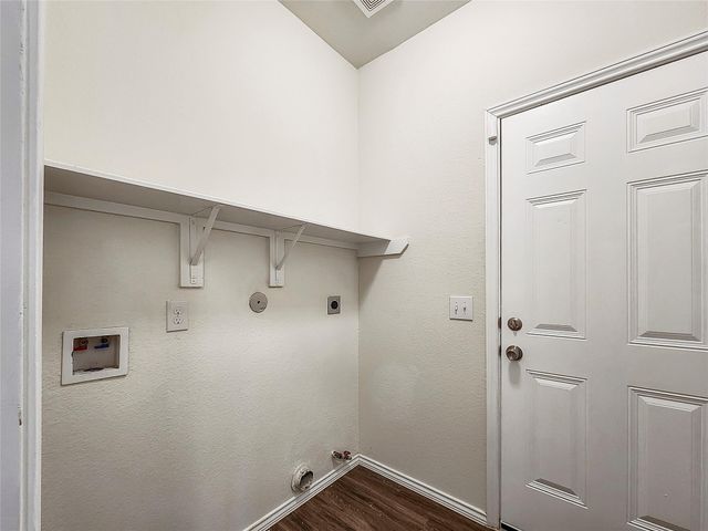 4229 Amber Ruse Drive, Conroe, TX 77304