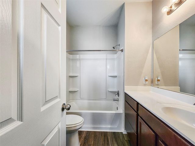 4229 Amber Ruse Drive, Conroe, TX 77304