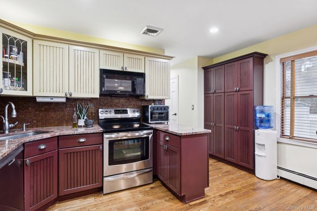 24 Cherry Place, Huntington, NY 11743