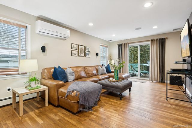 24 Cherry Place, Huntington, NY 11743