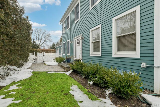 24 Cherry Place, Huntington, NY 11743