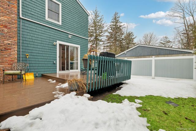 24 Cherry Place, Huntington, NY 11743