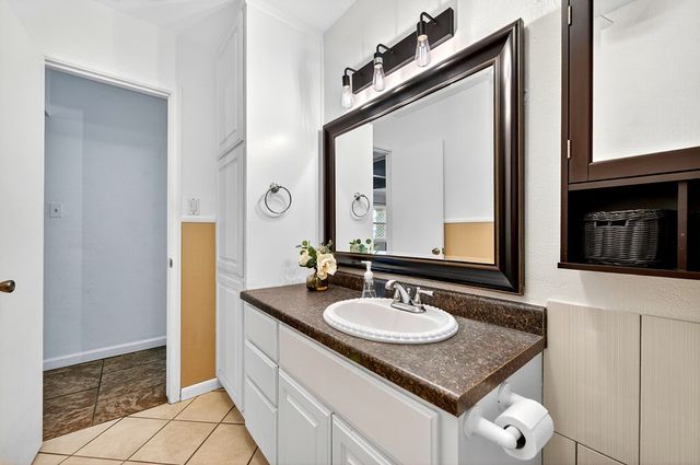 2906 Aurora Lane, Midland, TX 79707