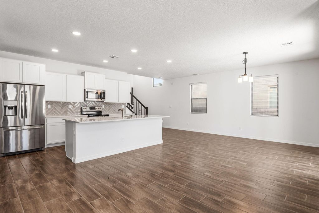 Image 14 of property listing at 5765 Cosmo Court NE, Rio Rancho, NM 87144