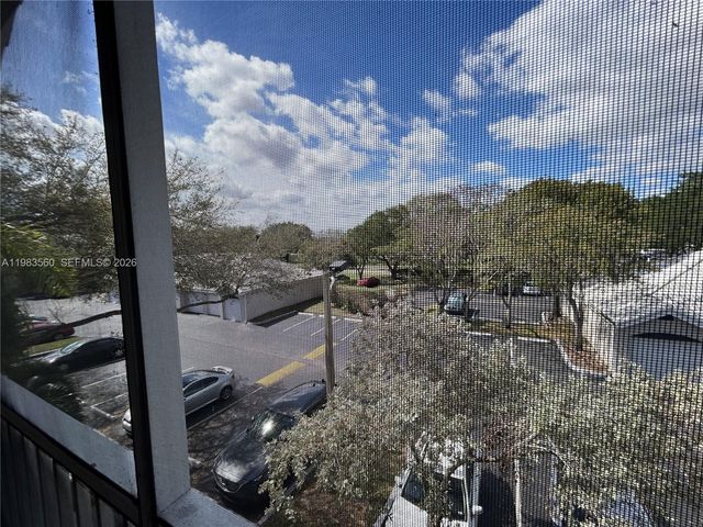 2811 N Oakland Forest Dr 306, Oakland Park, FL 33309