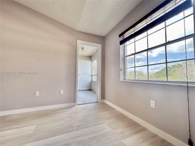 2811 N Oakland Forest Dr 306, Oakland Park, FL 33309