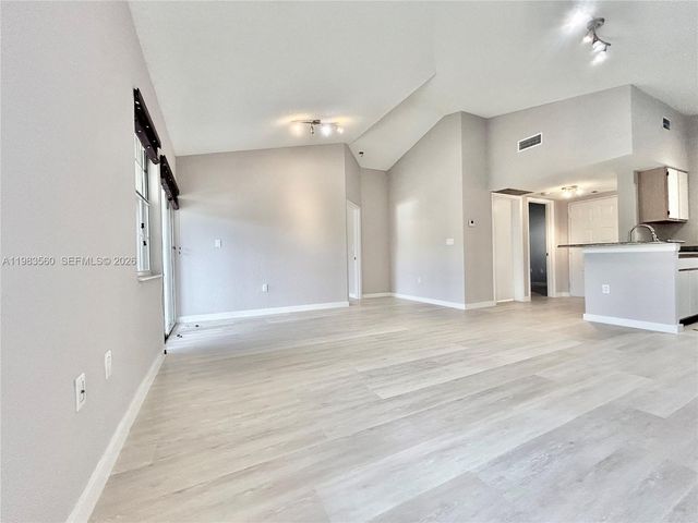 2811 N Oakland Forest Dr 306, Oakland Park, FL 33309