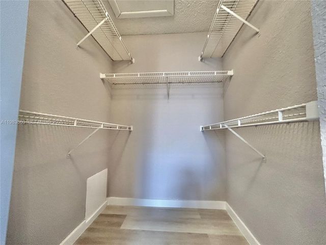 2811 N Oakland Forest Dr 306, Oakland Park, FL 33309