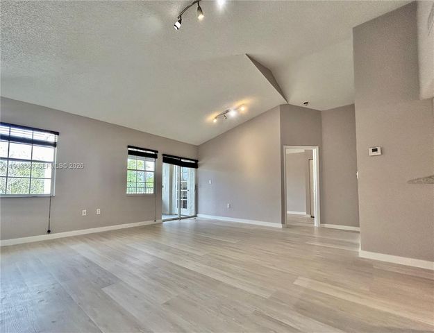 2811 N Oakland Forest Dr 306, Oakland Park, FL 33309