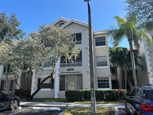 2811 N Oakland Forest Dr 306, Oakland Park, FL 33309