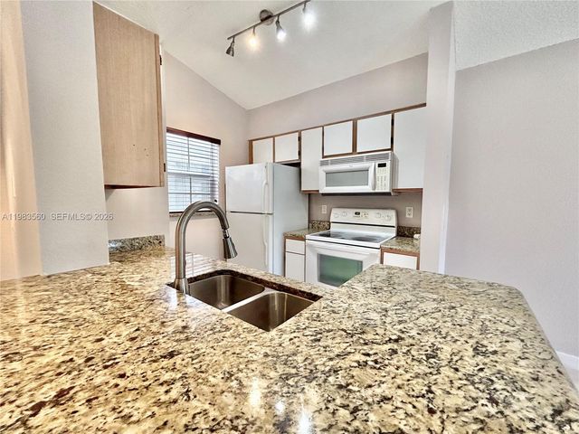 2811 N Oakland Forest Dr 306, Oakland Park, FL 33309