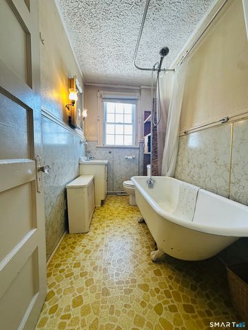 2 Parkmore Street, New Britain, CT 06051