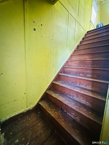 2 Parkmore Street, New Britain, CT 06051