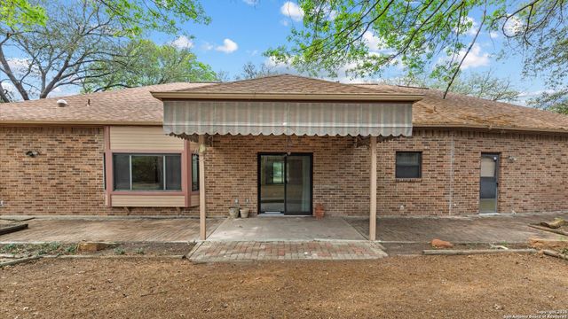 927 Earl, New Braunfels, TX 78130