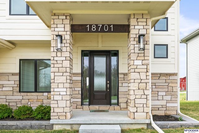 18701 Patrick Avenue, Omaha, NE 68022