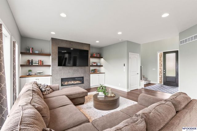 18701 Patrick Avenue, Omaha, NE 68022