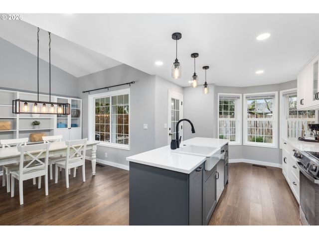 17089 Sw LYNNLY Way, Sherwood, OR 97140