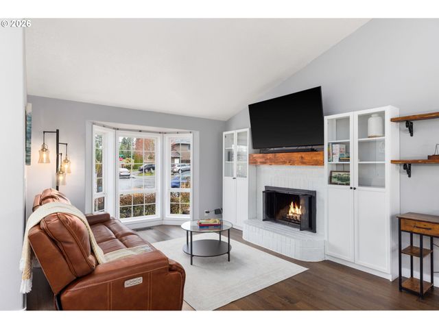 17089 Sw LYNNLY Way, Sherwood, OR 97140